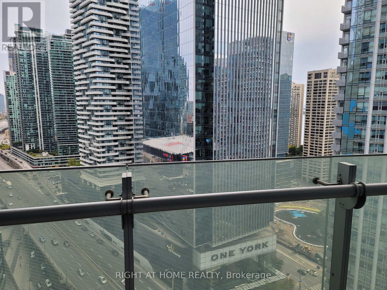 2301 - 12 York Street, Toronto, Ontario  M5J 0A9 - Photo 17 - C12884456