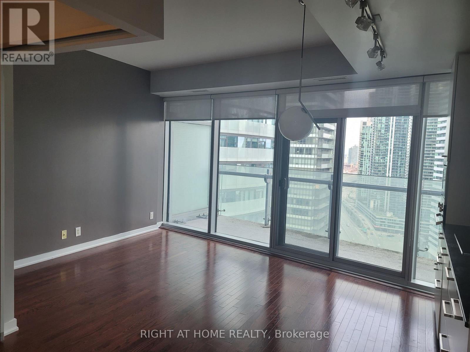 2301 - 12 York Street, Toronto, Ontario  M5J 0A9 - Photo 8 - C12884456