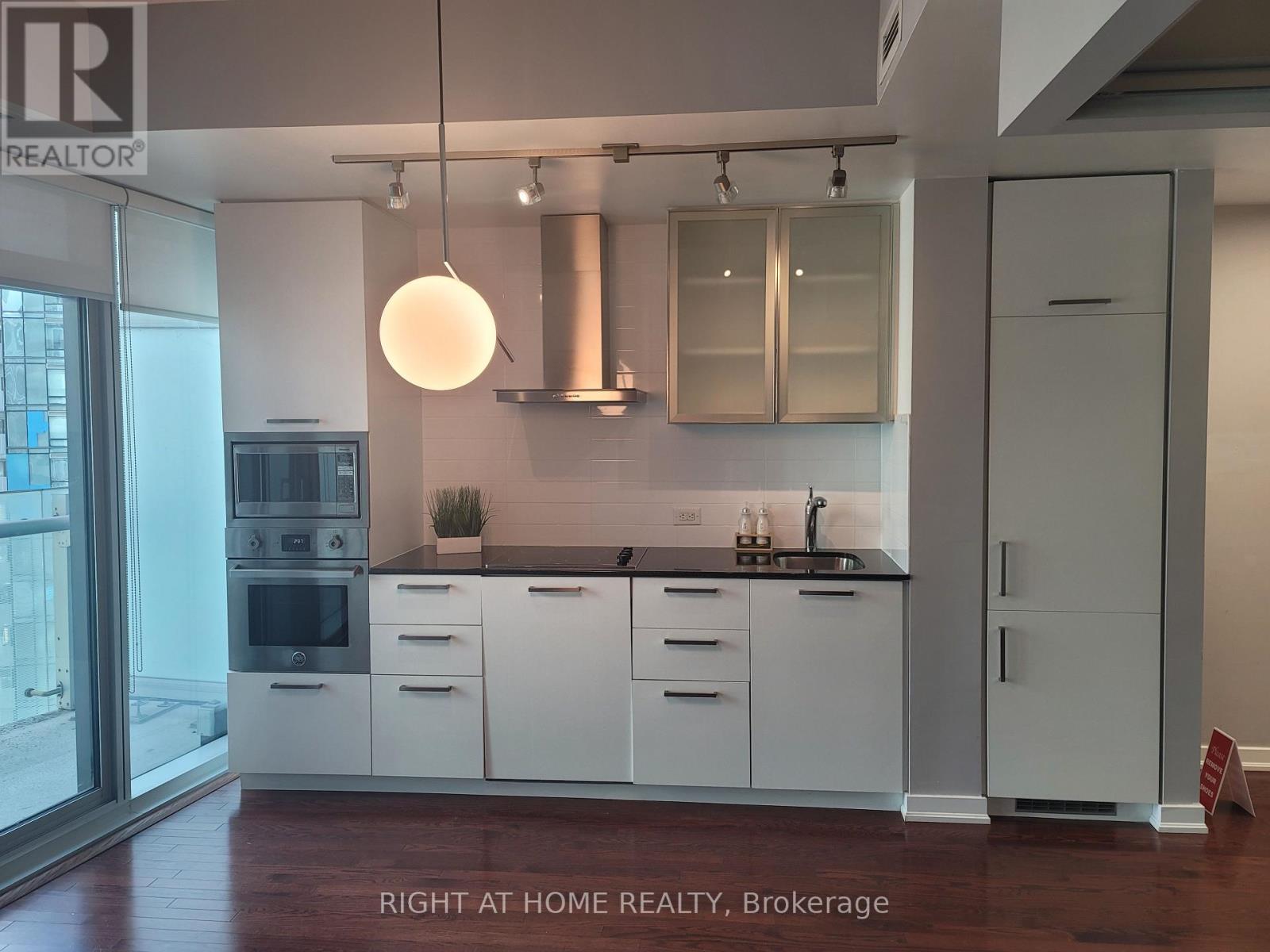 2301 - 12 York Street, Toronto, Ontario  M5J 0A9 - Photo 14 - C12884456