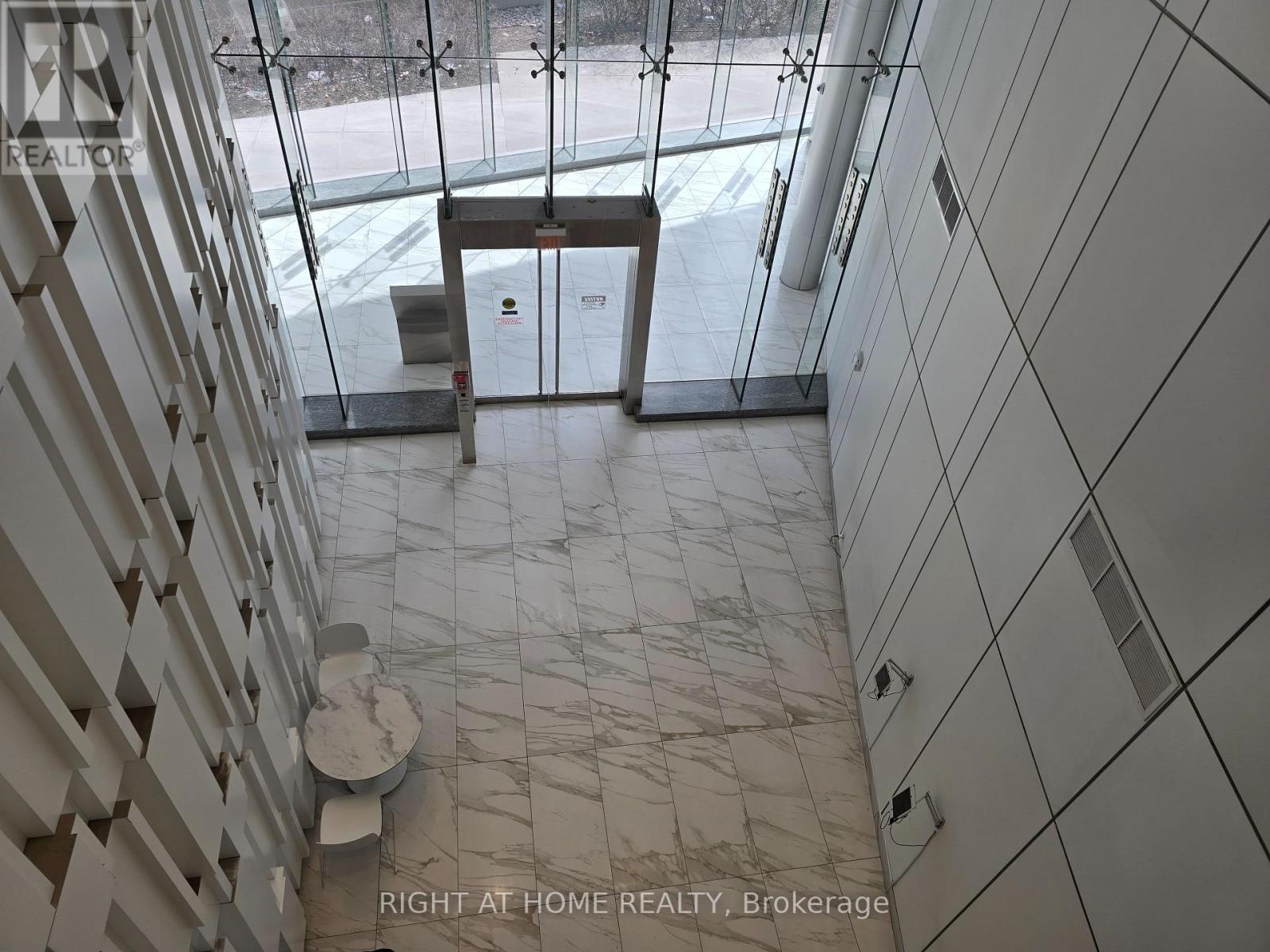 2301 - 12 York Street, Toronto, Ontario  M5J 0A9 - Photo 18 - C12884456