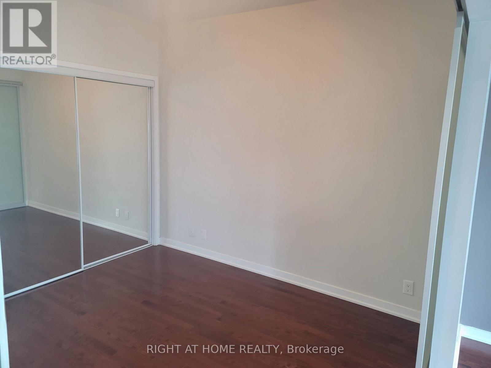 2301 - 12 York Street, Toronto, Ontario  M5J 0A9 - Photo 12 - C12884456