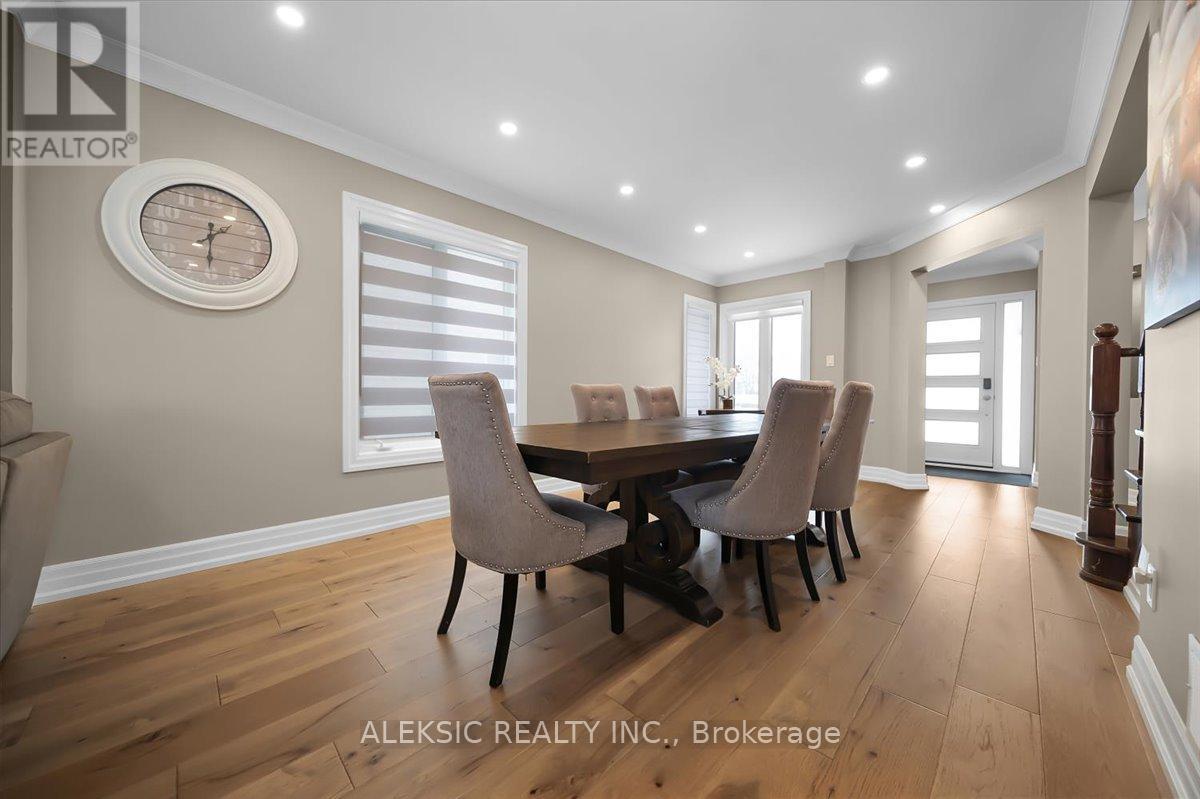 33 Hillpath Crescent, Brampton, Ontario  L6Z 4T7 - Photo 3 - W12884902