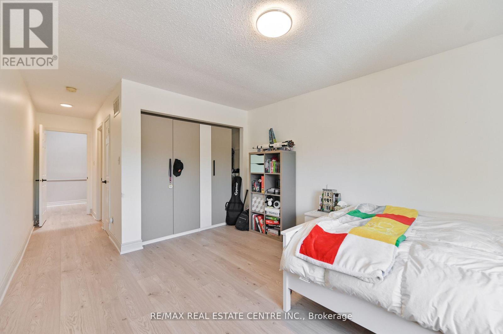 2559 Addingham Crescent, Oakville (Cv Clearview), Ontario  L6J 7K7 - Photo 14 - W12884910