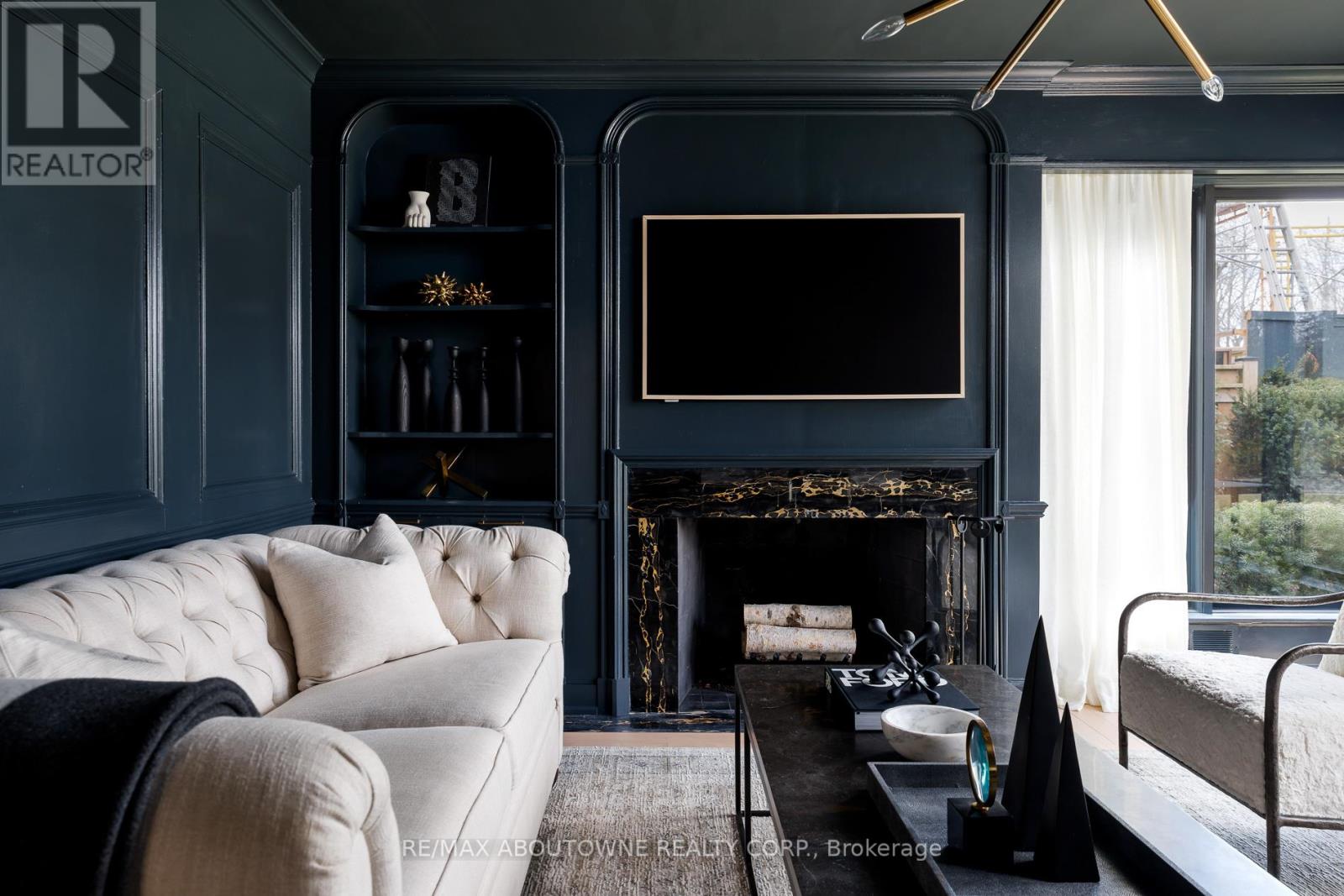 3 Ennisclare Drive E, Oakville, Ontario  L6J 4N3 - Photo 13 - W12884912