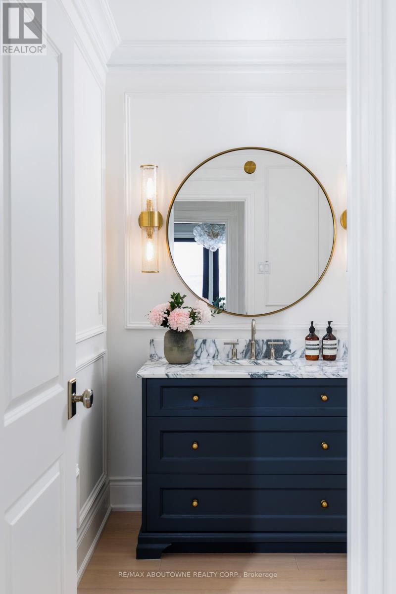 3 Ennisclare Drive E, Oakville, Ontario  L6J 4N3 - Photo 15 - W12884912