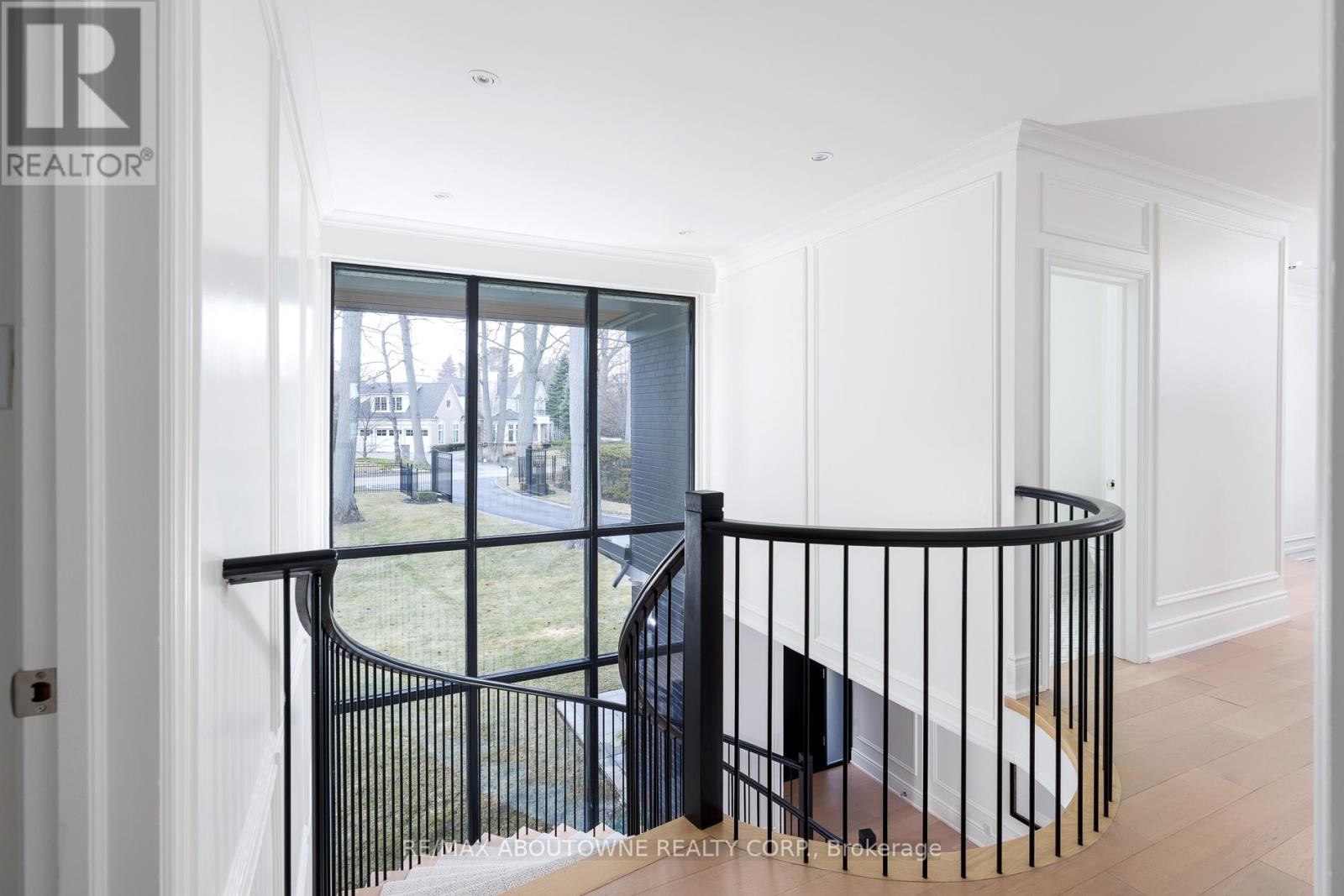 3 Ennisclare Drive E, Oakville, Ontario  L6J 4N3 - Photo 16 - W12884912