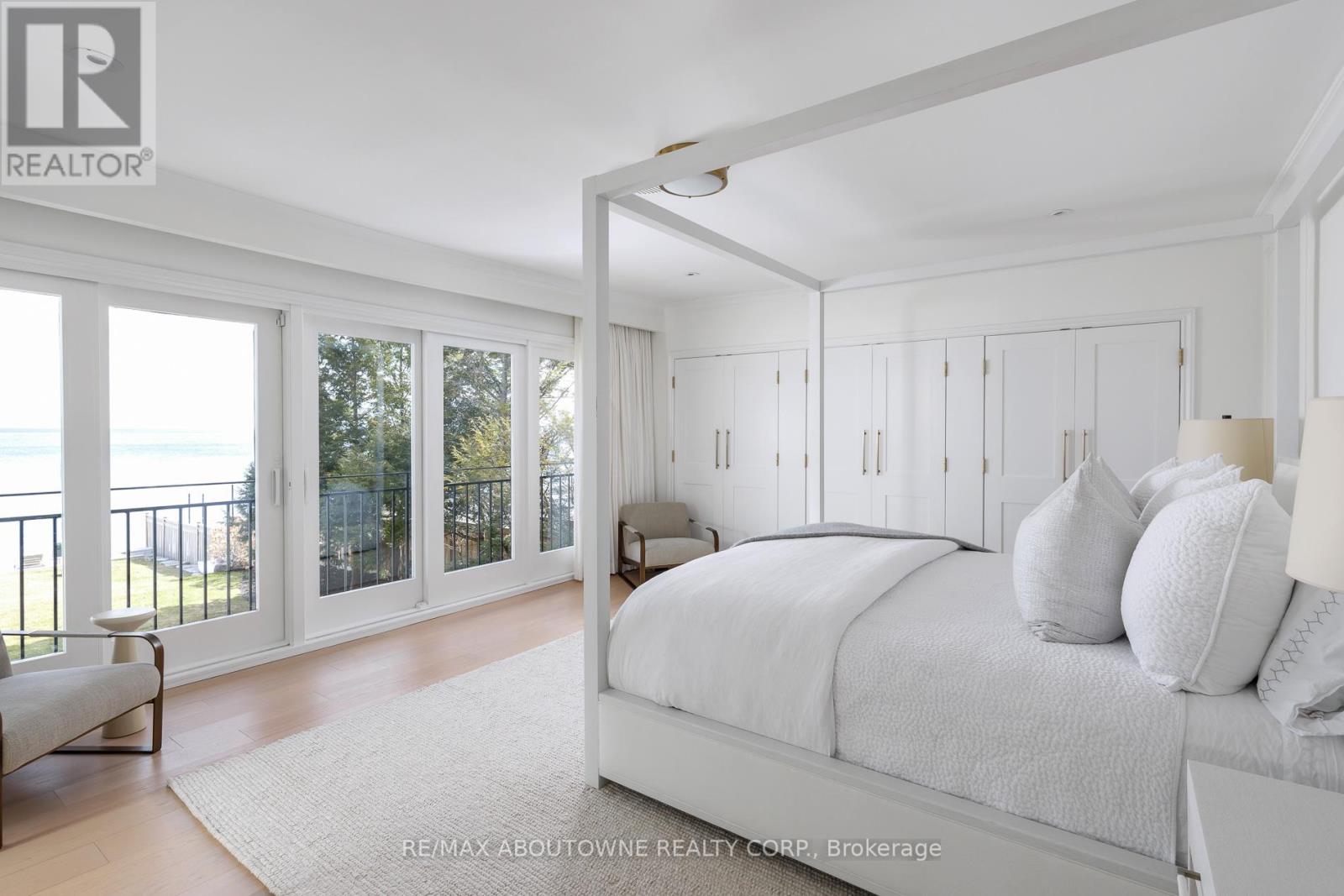 3 Ennisclare Drive E, Oakville, Ontario  L6J 4N3 - Photo 17 - W12884912