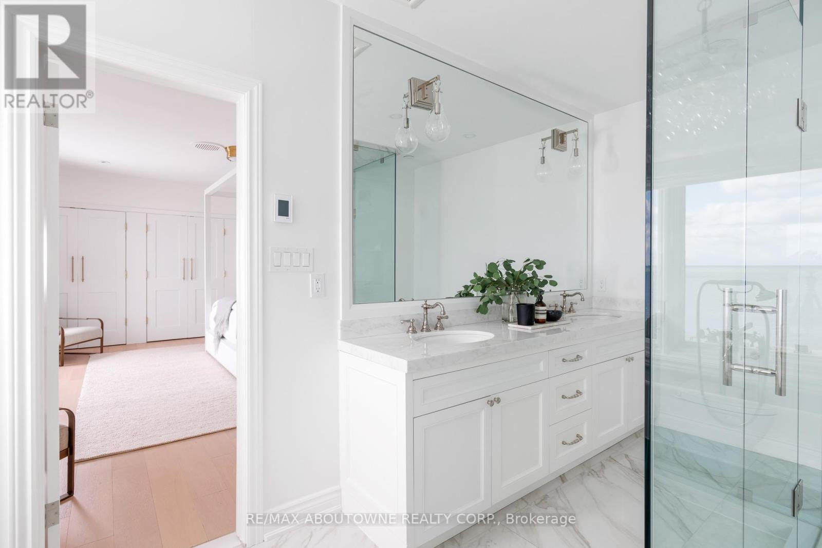 3 Ennisclare Drive E, Oakville, Ontario  L6J 4N3 - Photo 20 - W12884912