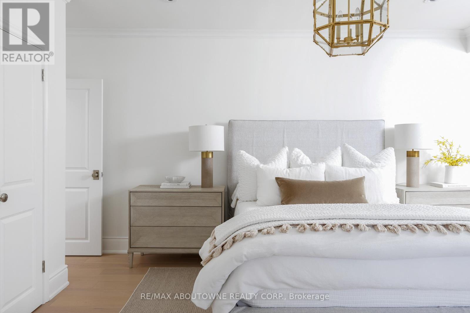 3 Ennisclare Drive E, Oakville, Ontario  L6J 4N3 - Photo 26 - W12884912