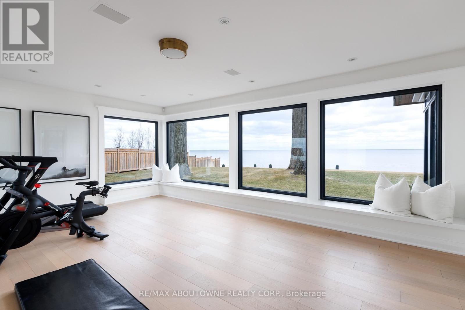 3 Ennisclare Drive E, Oakville, Ontario  L6J 4N3 - Photo 31 - W12884912