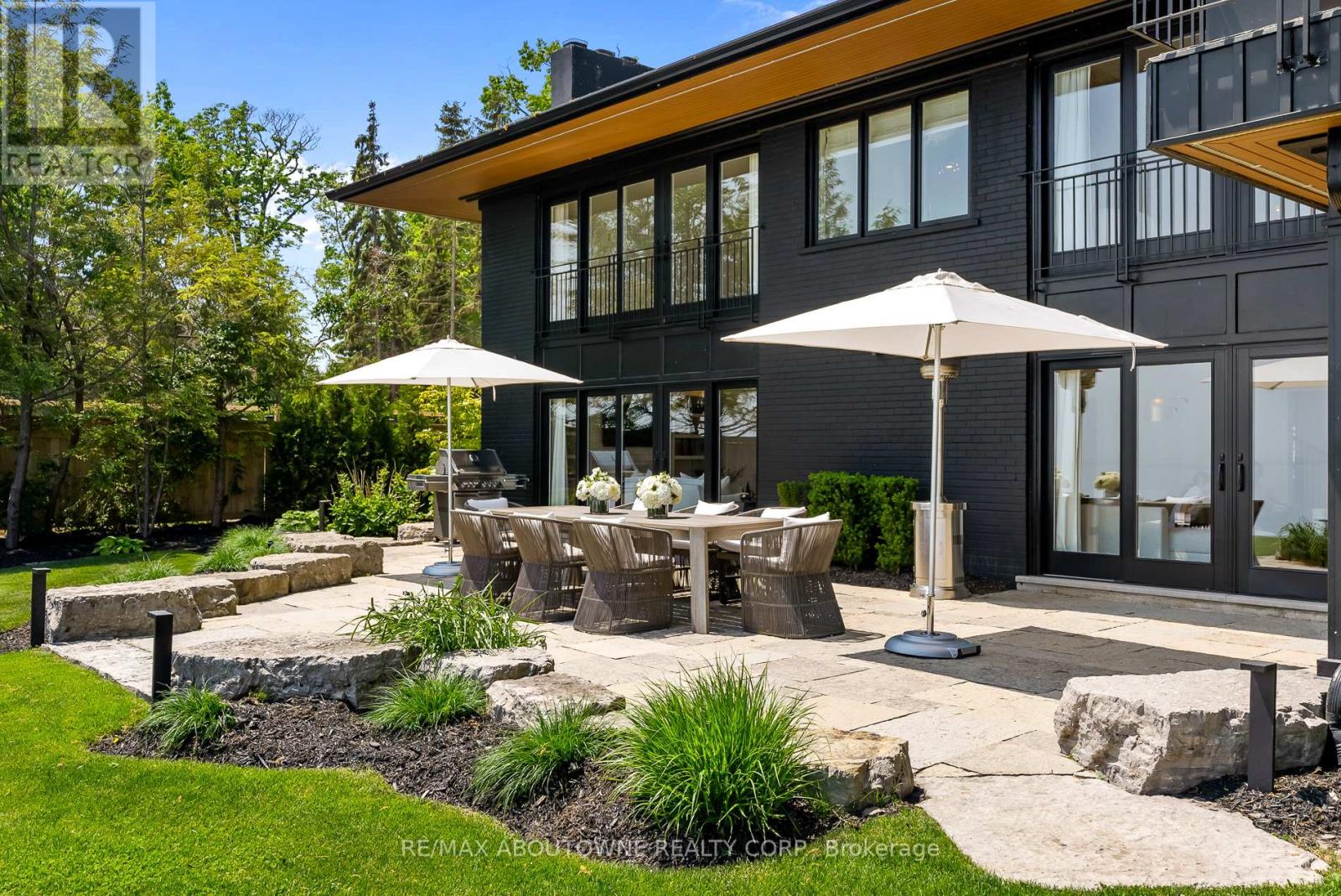 3 Ennisclare Drive E, Oakville, Ontario  L6J 4N3 - Photo 32 - W12884912