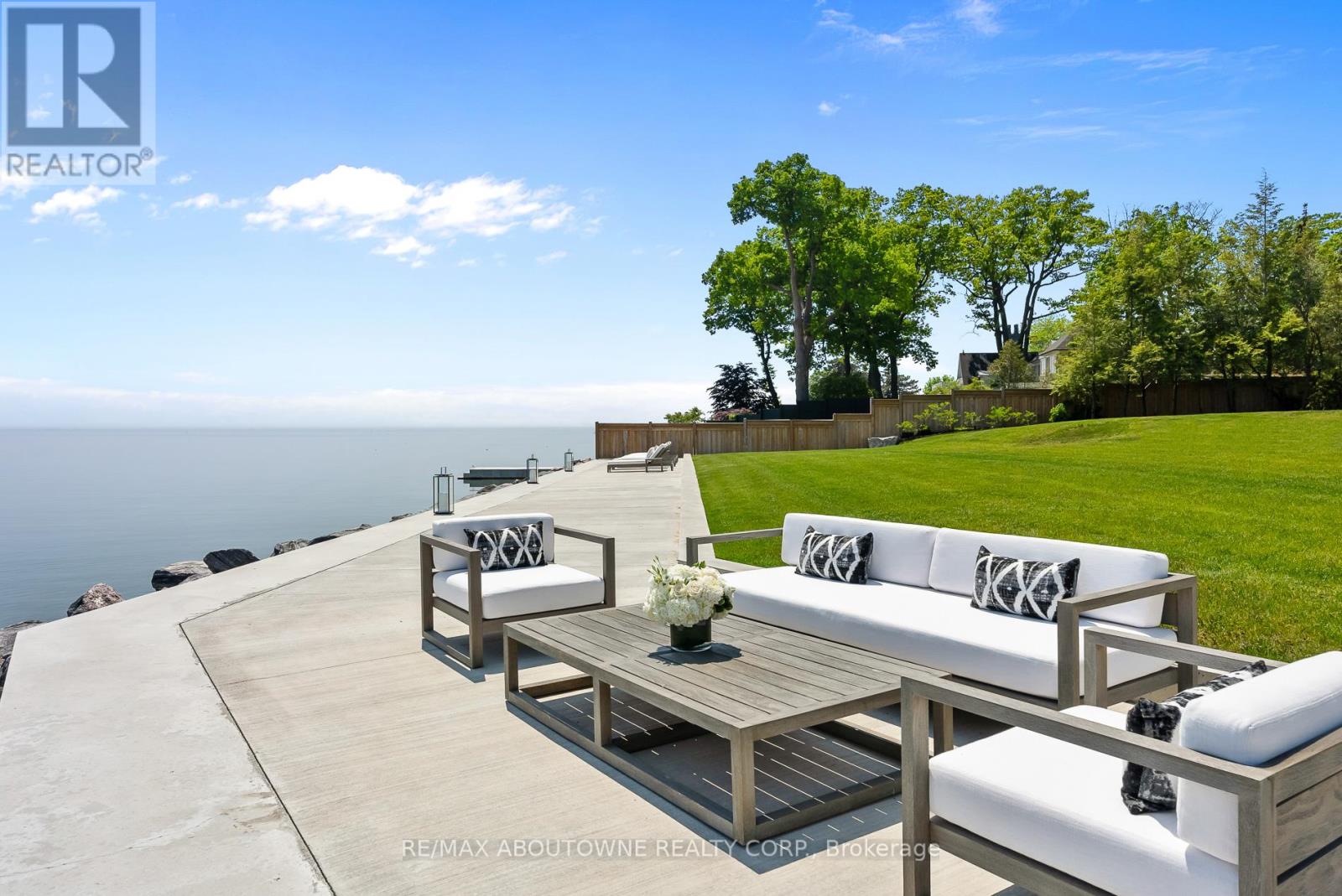 3 Ennisclare Drive E, Oakville, Ontario  L6J 4N3 - Photo 35 - W12884912