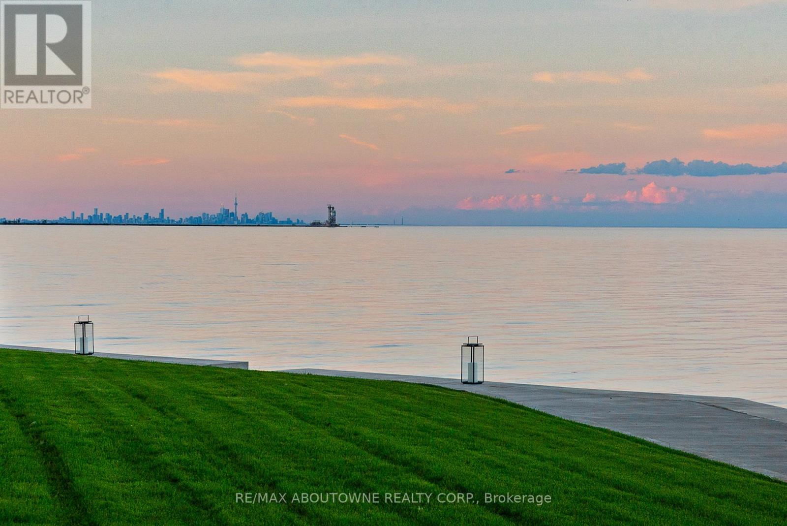 3 Ennisclare Drive E, Oakville, Ontario  L6J 4N3 - Photo 37 - W12884912