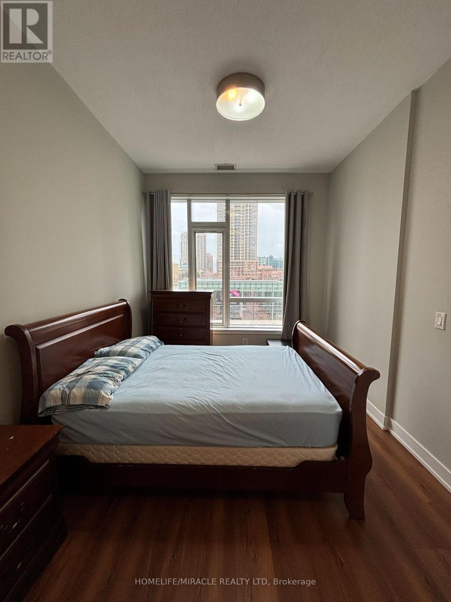 303 - 365 Prince Of Wales Drive, Mississauga (City Centre), Ontario  L5B 0G6 - Photo 7 - W12884918