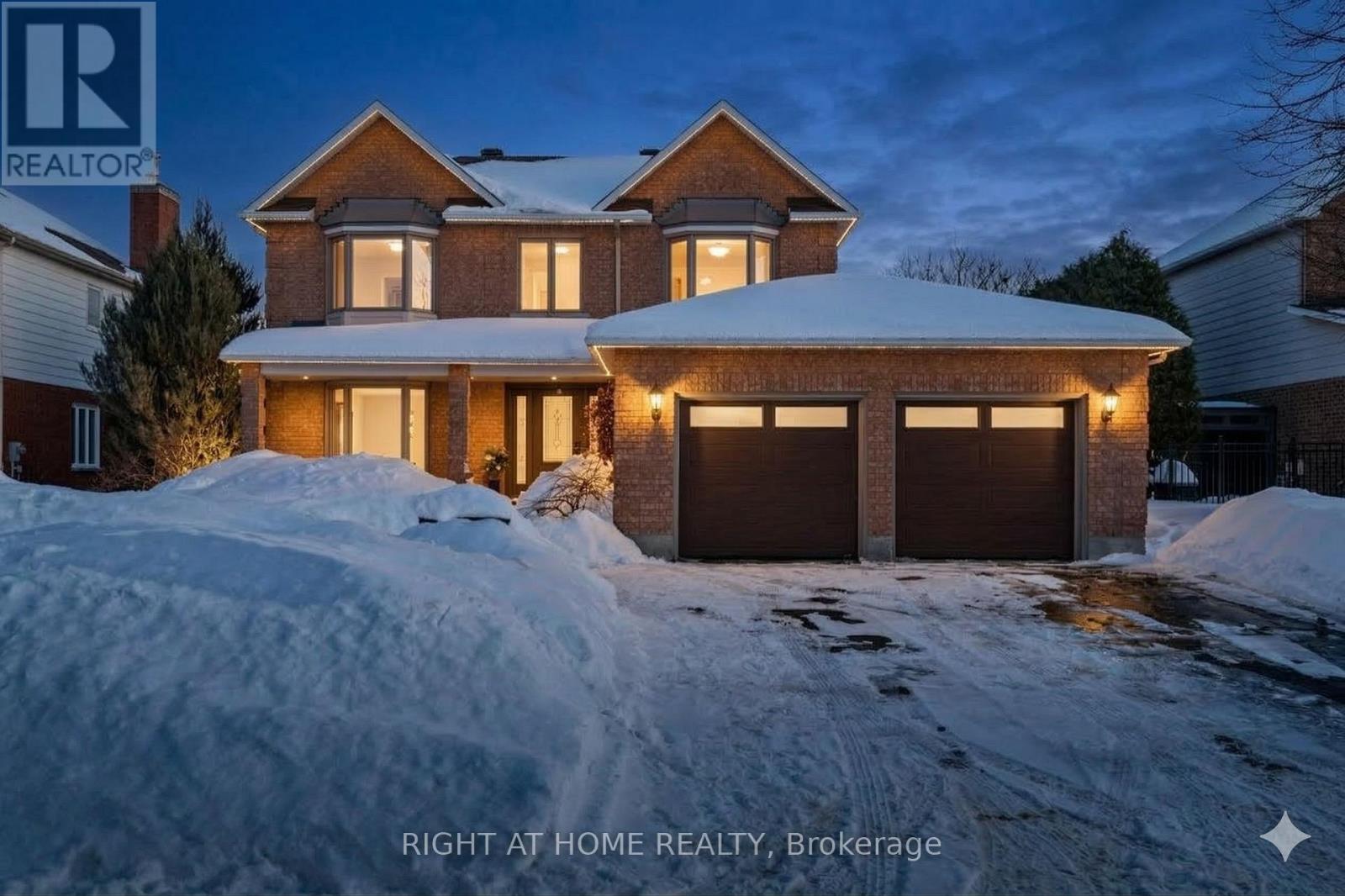 21 SLADE CRESCENT, Ottawa, Ontario