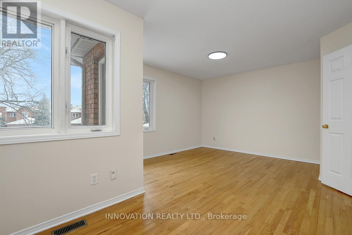 4407 Ashcroft Court, Ottawa, Ontario  K1J 1C7 - Photo 13 - X12884964