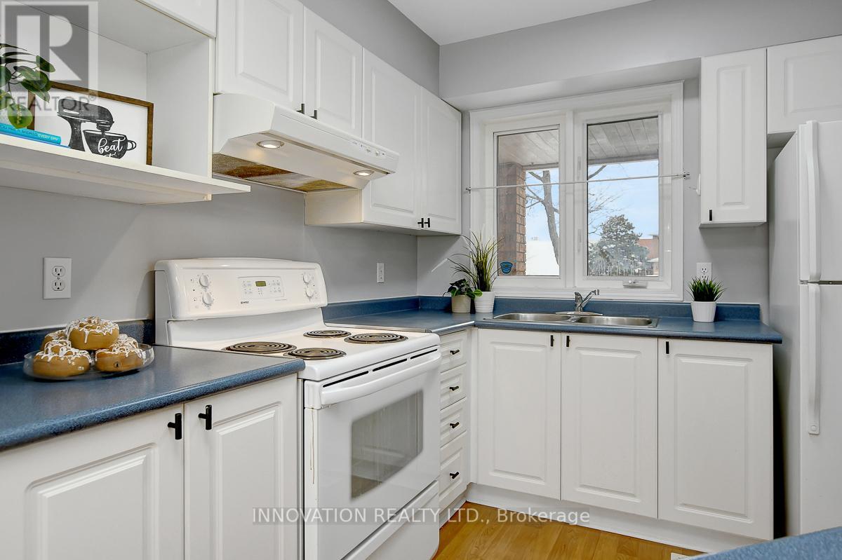 4407 Ashcroft Court, Ottawa, Ontario  K1J 1C7 - Photo 9 - X12884964