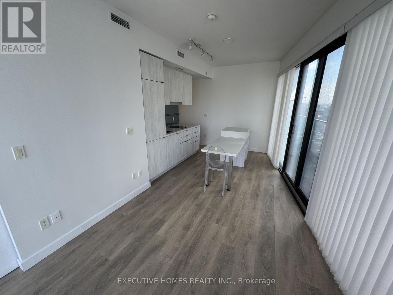 1208 - 215 Queen Street W, Toronto, Ontario  M5V 0P5 - Photo 6 - C12884926