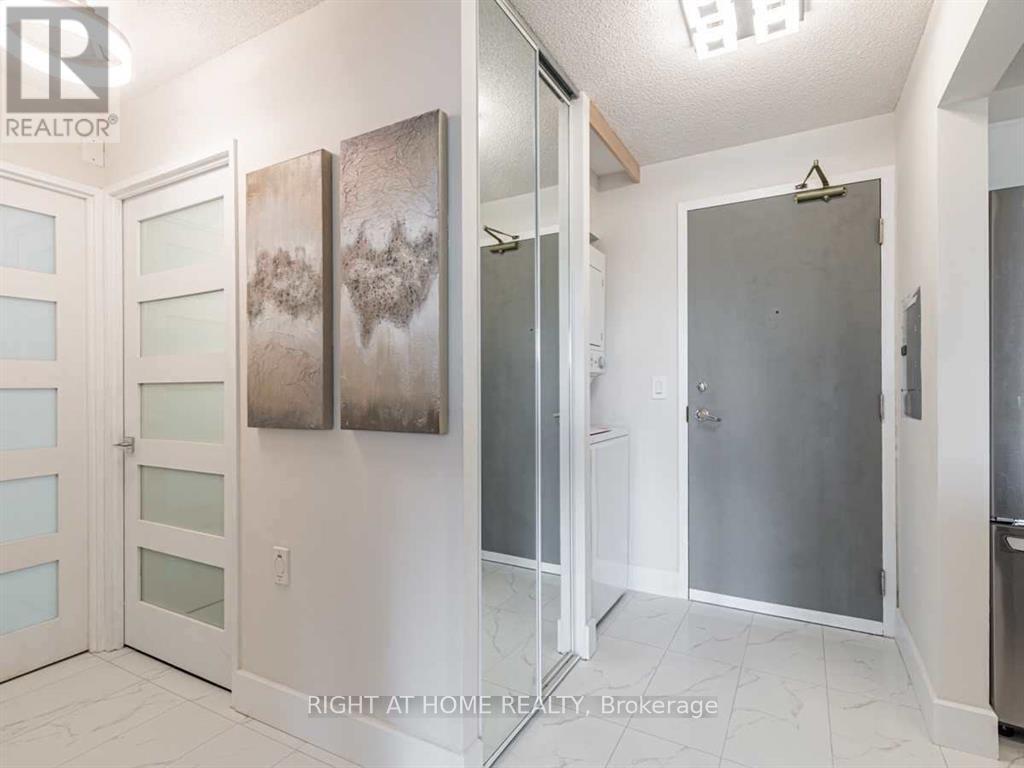 215 - 555 Wilson Hts Boulevard, Toronto, Ontario M3H 6B5 - Photo 3 - C12884956