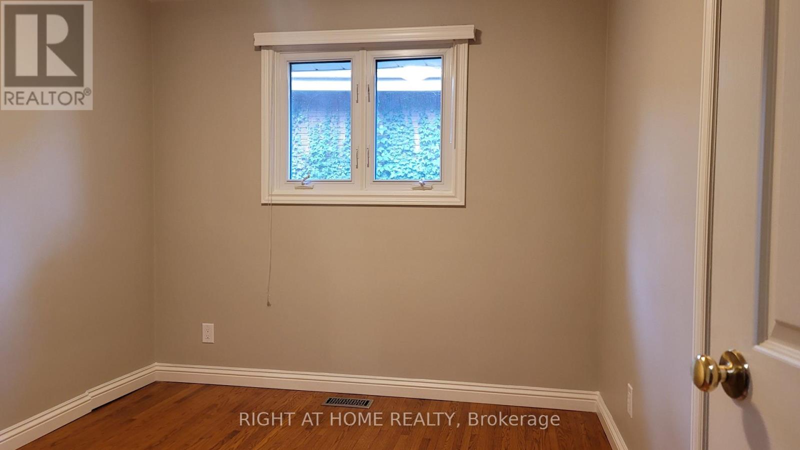 14 Forest Road, Grimsby, Ontario  L3M 2J3 - Photo 15 - X12884936