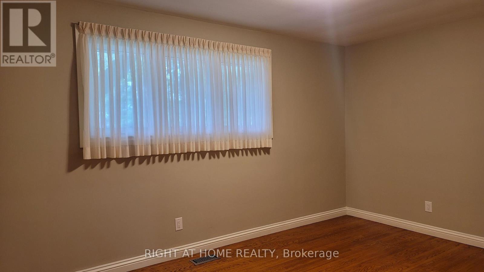 14 Forest Road, Grimsby, Ontario  L3M 2J3 - Photo 20 - X12884936