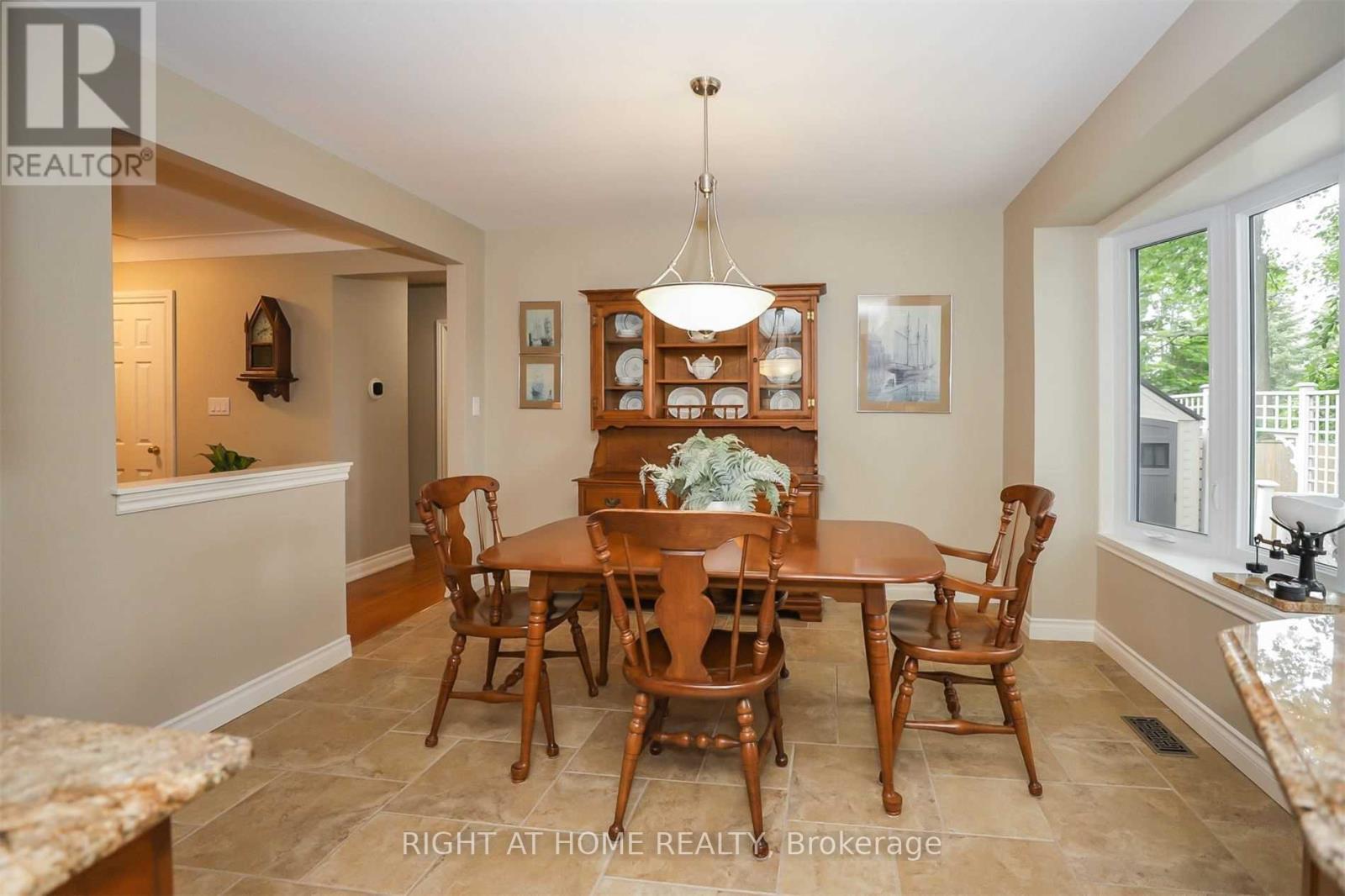 14 Forest Road, Grimsby, Ontario  L3M 2J3 - Photo 21 - X12884936