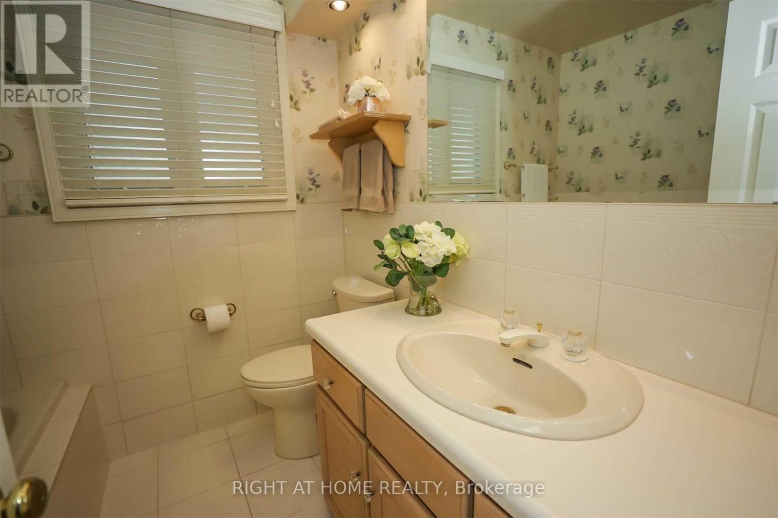 14 Forest Road, Grimsby, Ontario  L3M 2J3 - Photo 25 - X12884936