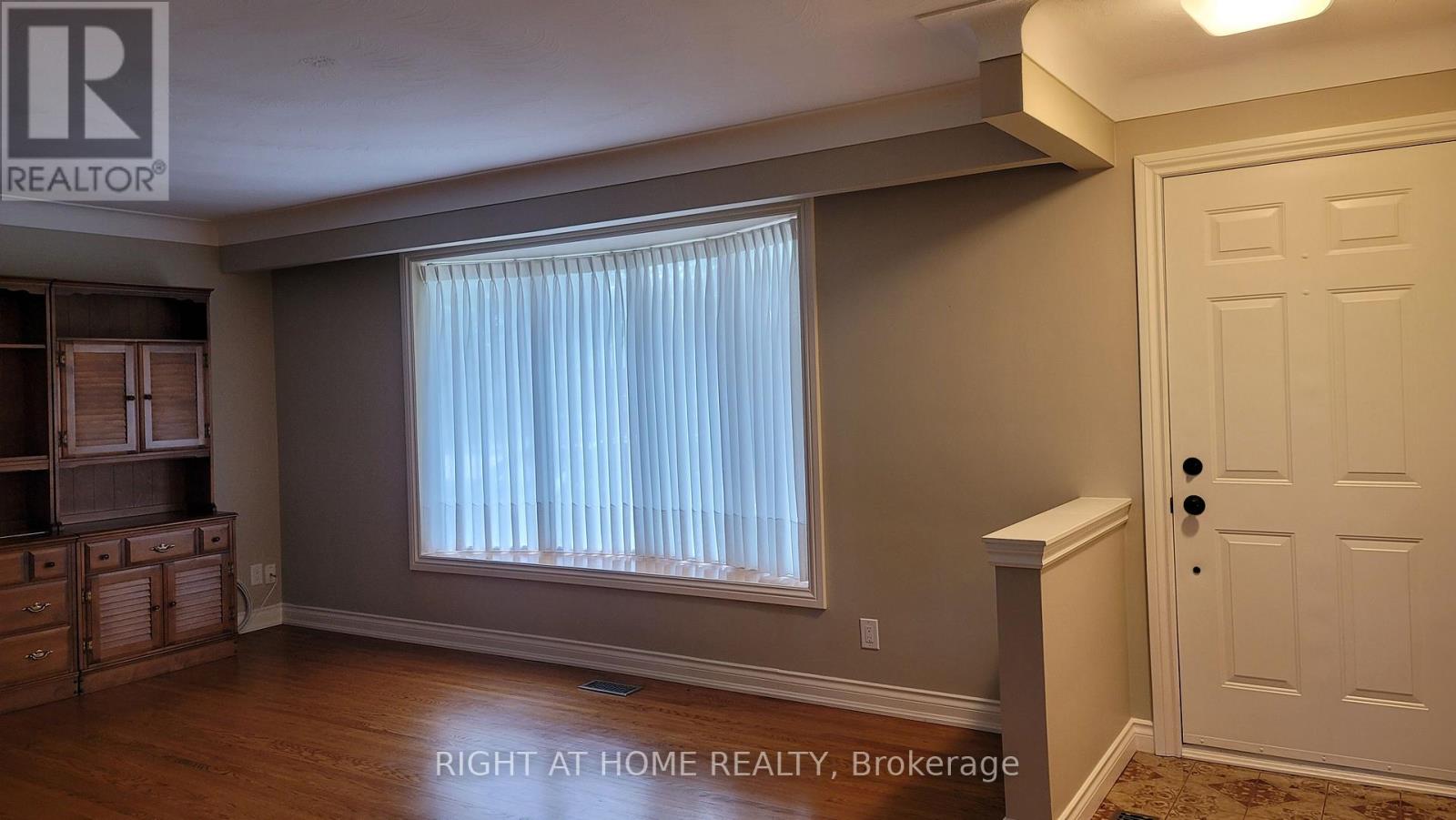 14 Forest Road, Grimsby, Ontario  L3M 2J3 - Photo 8 - X12884936