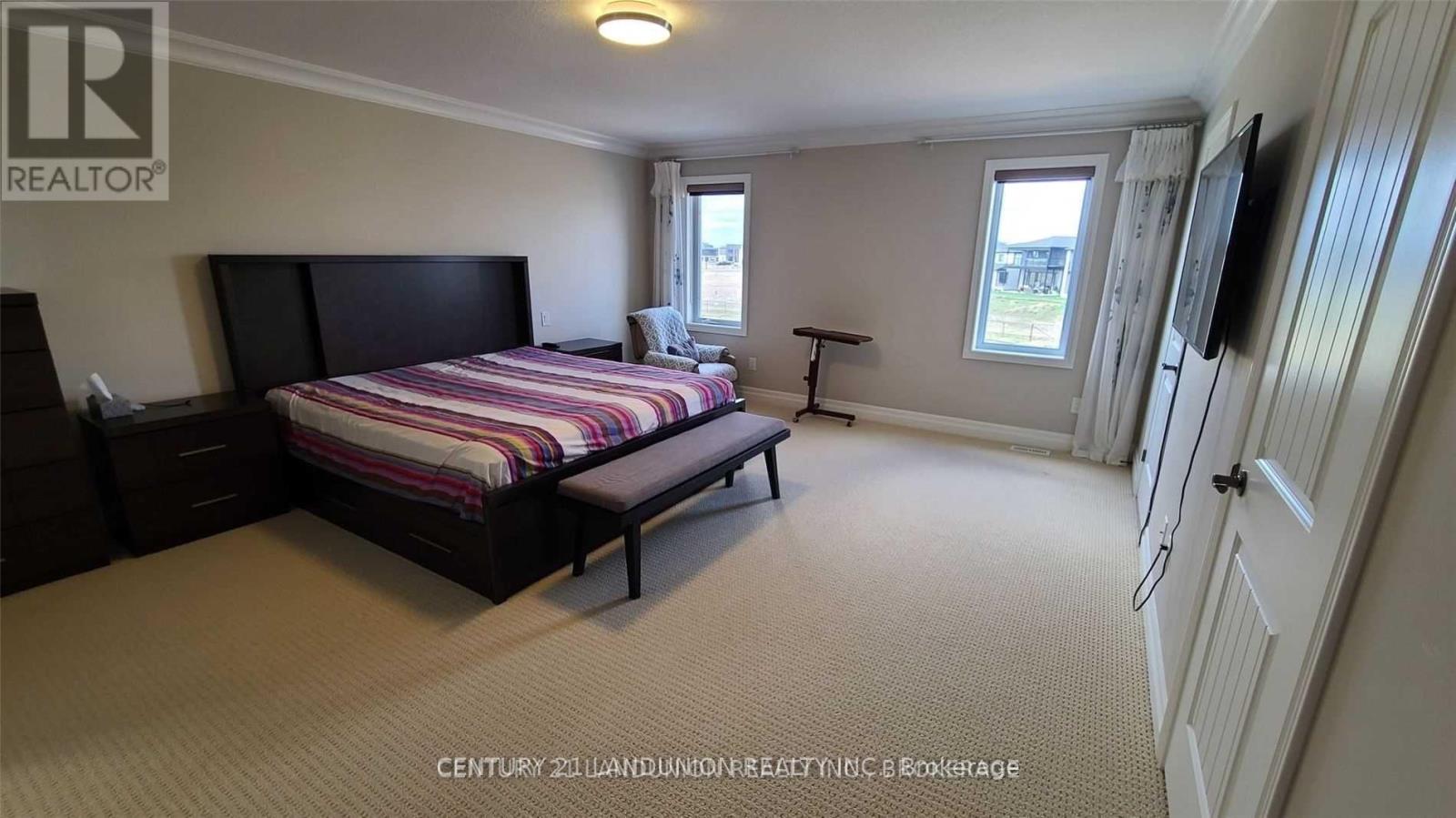 1976 Wateroak Drive, London North, Ontario N6G 0M6 - Photo 10 - X12884938