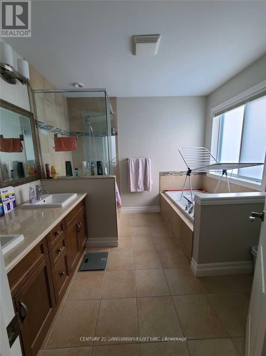 1976 Wateroak Drive, London North, Ontario N6G 0M6 - Photo 11 - X12884938