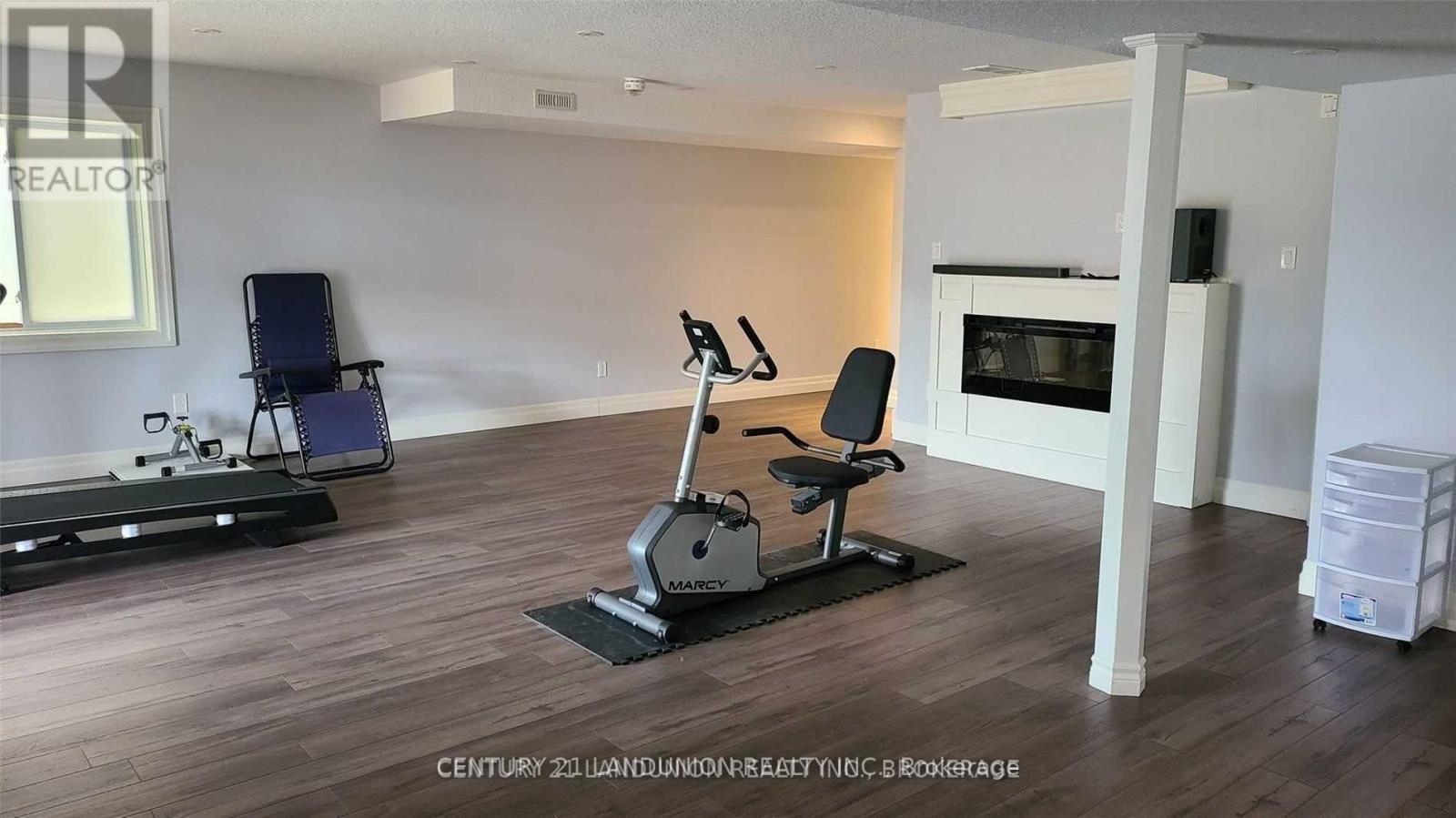 1976 Wateroak Drive, London North, Ontario N6G 0M6 - Photo 16 - X12884938