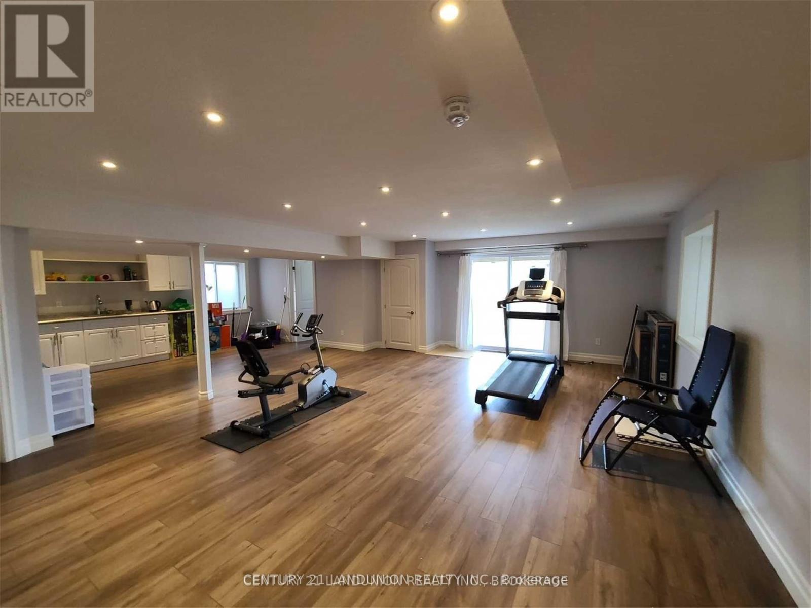 1976 Wateroak Drive, London North, Ontario N6G 0M6 - Photo 17 - X12884938