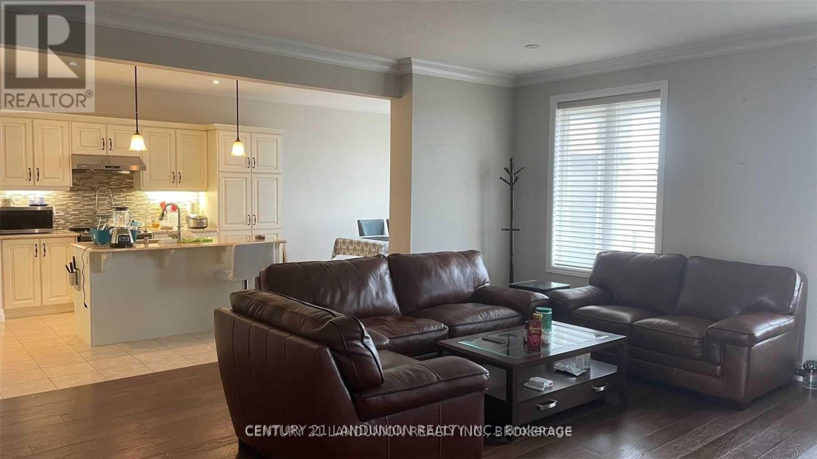 1976 Wateroak Drive, London North, Ontario N6G 0M6 - Photo 3 - X12884938