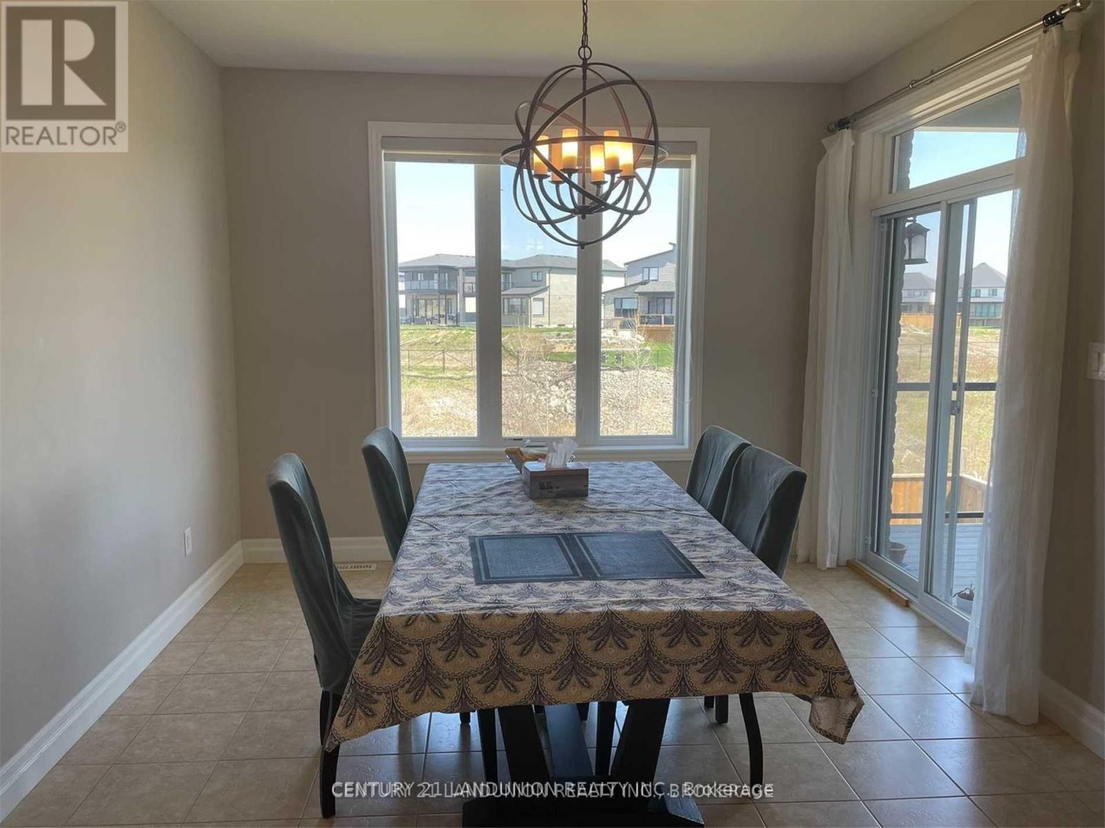 1976 Wateroak Drive, London North, Ontario N6G 0M6 - Photo 5 - X12884938