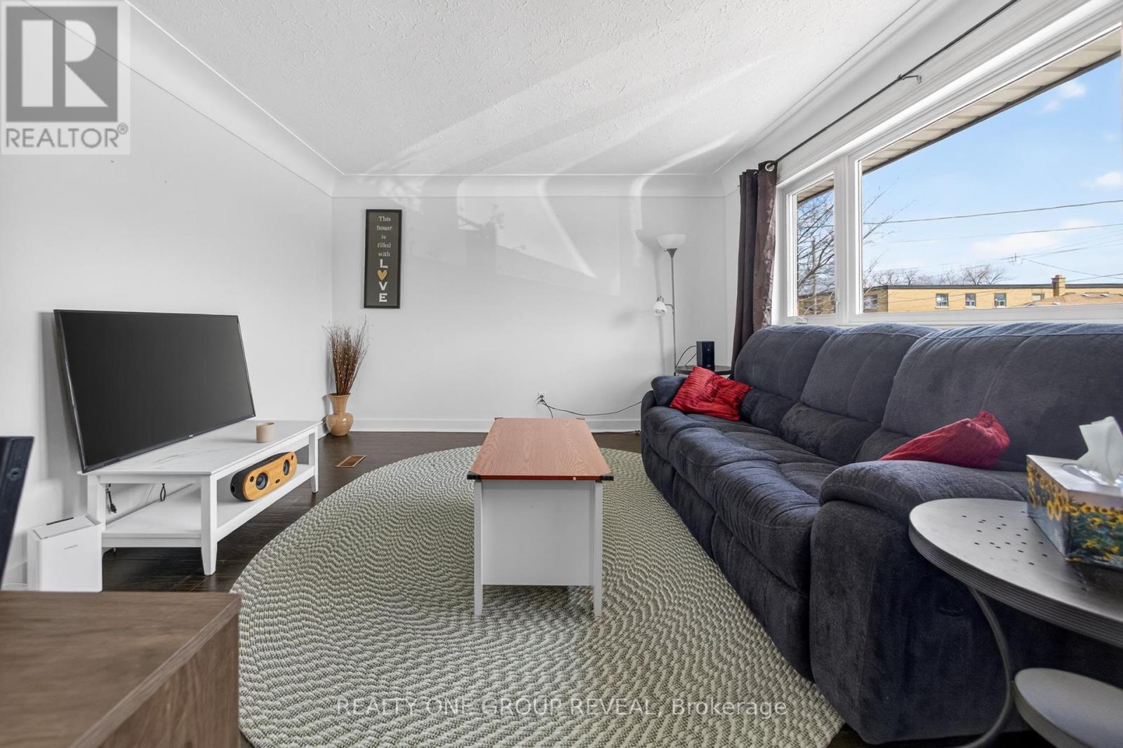 352 East 42nd Street, Hamilton, Ontario  L8T 3A7 - Photo 4 - X12884942