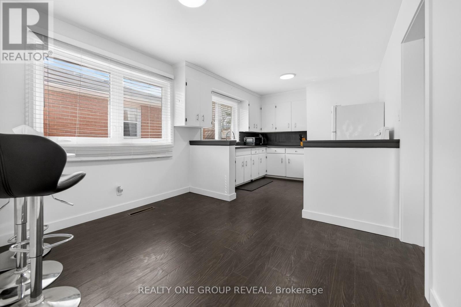 352 East 42nd Street, Hamilton, Ontario  L8T 3A7 - Photo 9 - X12884942