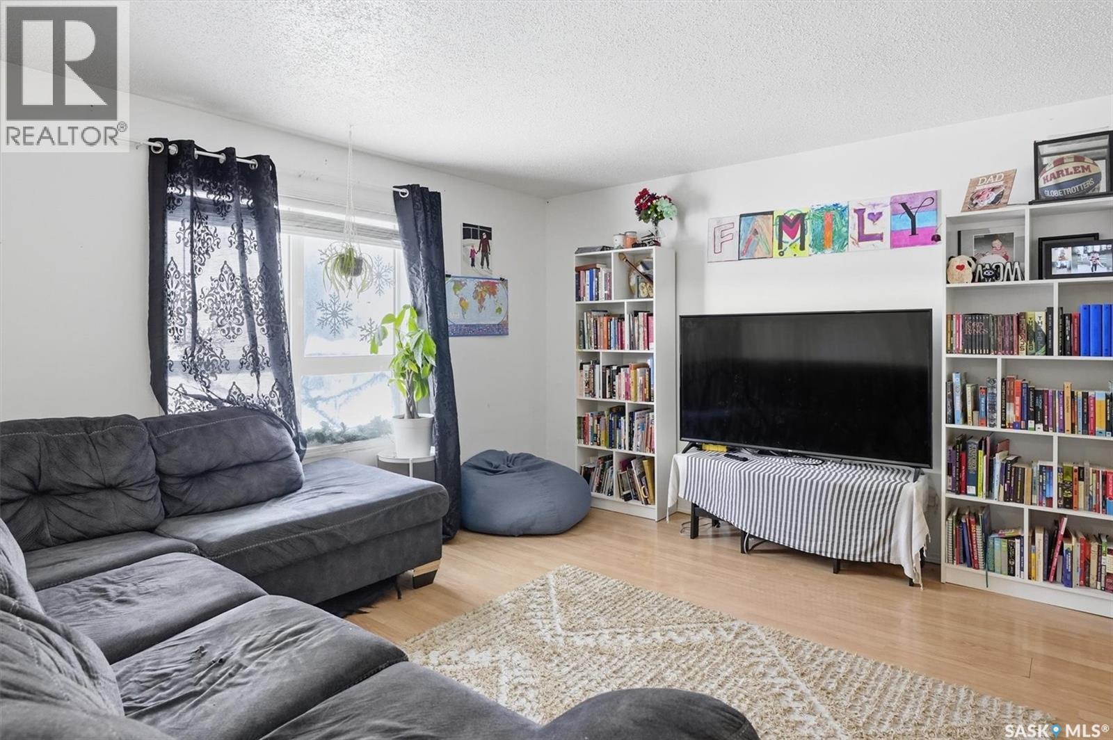 114 - 116 Barber Crescent, Saskatoon, Saskatchewan  S7M 5M7 - Photo 7 - SK030470