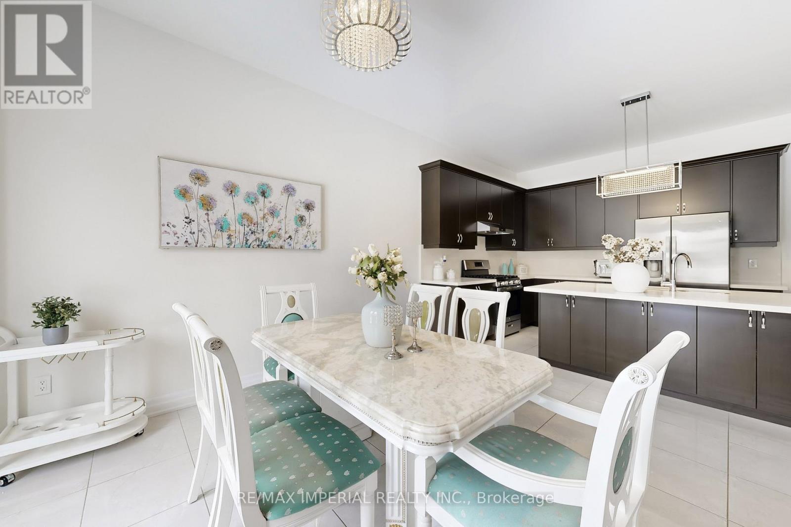 211 Touch Gold Crescent, Aurora, Ontario L4G 3X4 - Photo 12 - N12883012