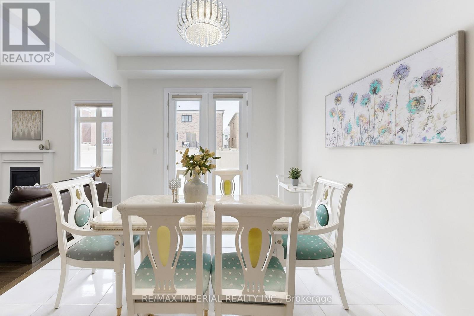 211 Touch Gold Crescent, Aurora, Ontario L4G 3X4 - Photo 14 - N12883012