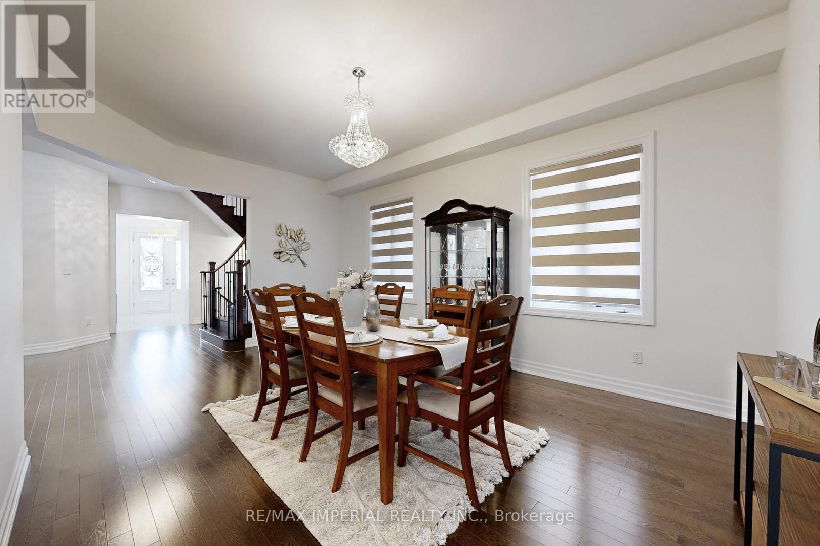 211 Touch Gold Crescent, Aurora, Ontario L4G 3X4 - Photo 7 - N12883012