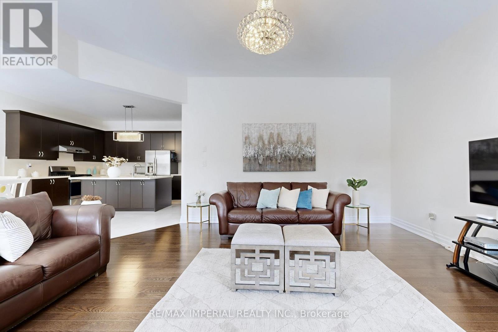 211 Touch Gold Crescent, Aurora, Ontario L4G 3X4 - Photo 11 - N12883012