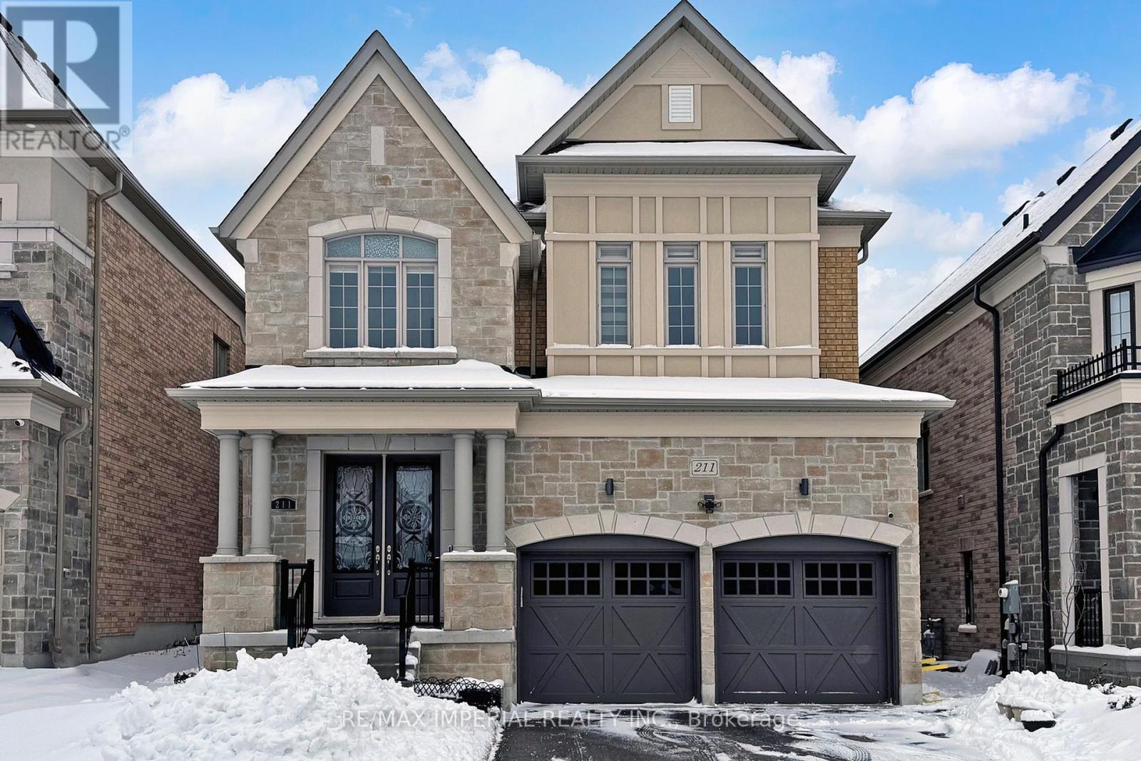 211 TOUCH GOLD CRESCENT, Aurora, Ontario