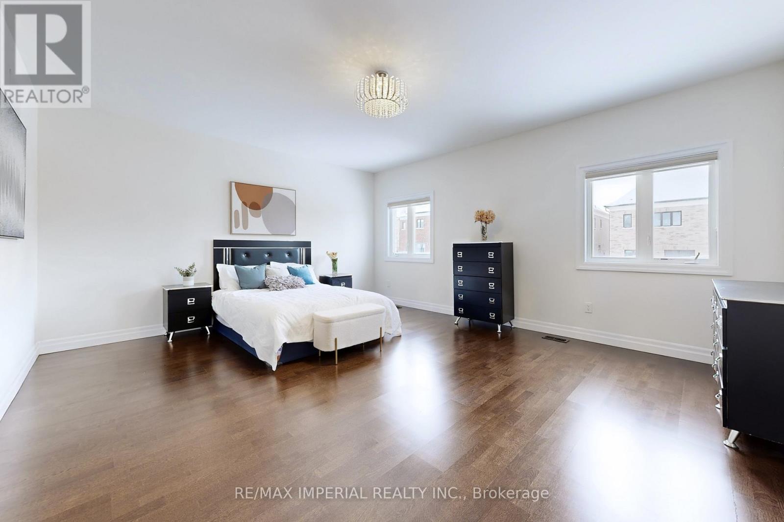 211 Touch Gold Crescent, Aurora, Ontario L4G 3X4 - Photo 21 - N12883012