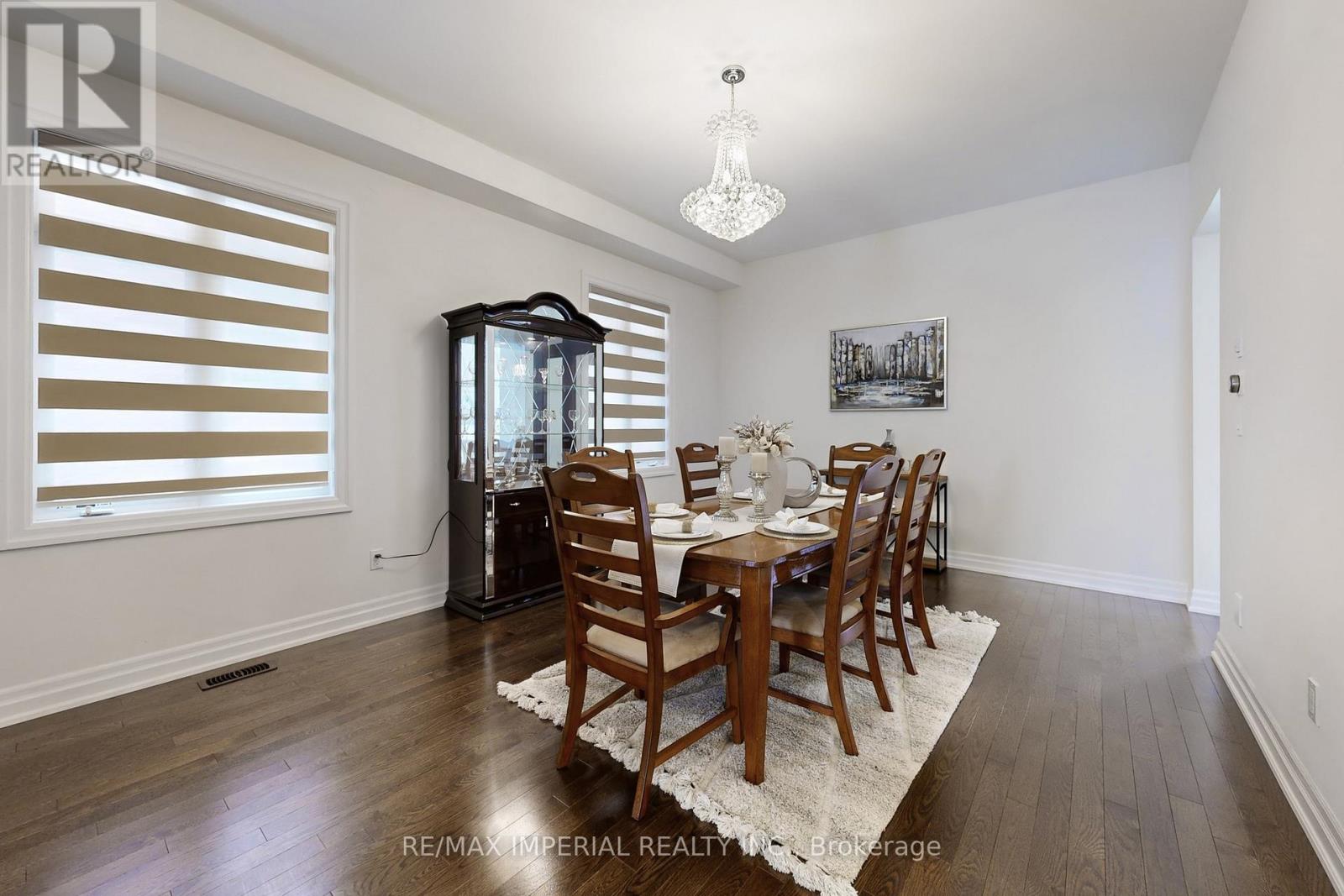 211 Touch Gold Crescent, Aurora, Ontario L4G 3X4 - Photo 8 - N12883012