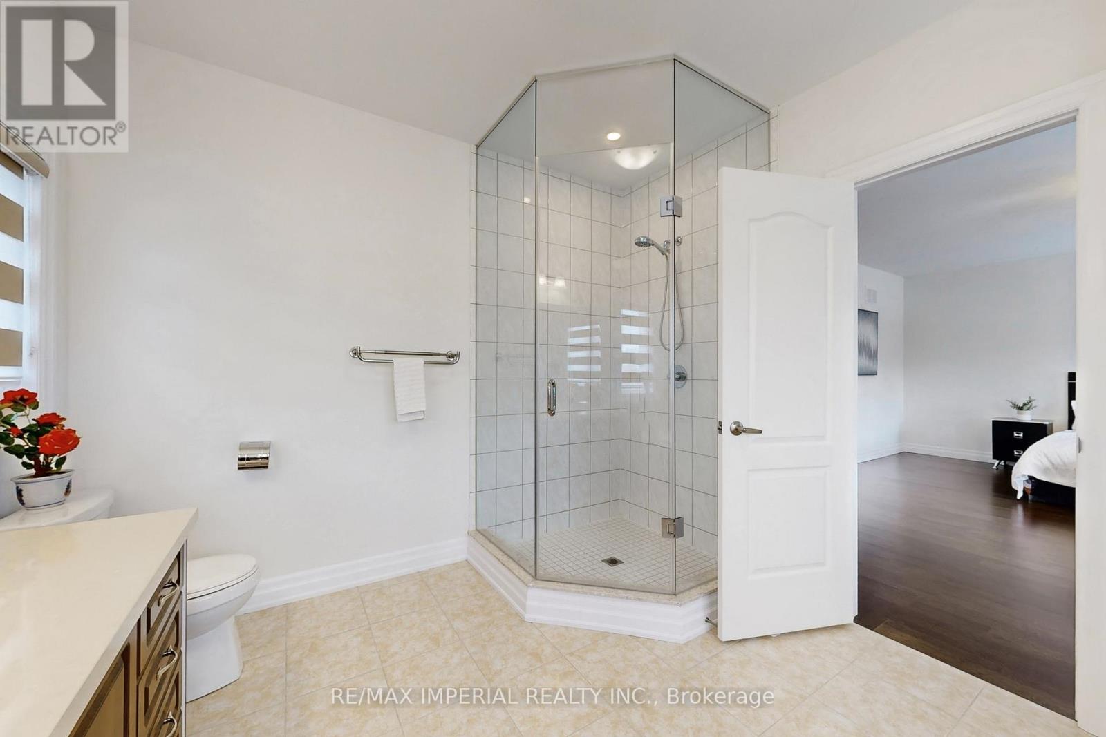 211 Touch Gold Crescent, Aurora, Ontario L4G 3X4 - Photo 26 - N12883012