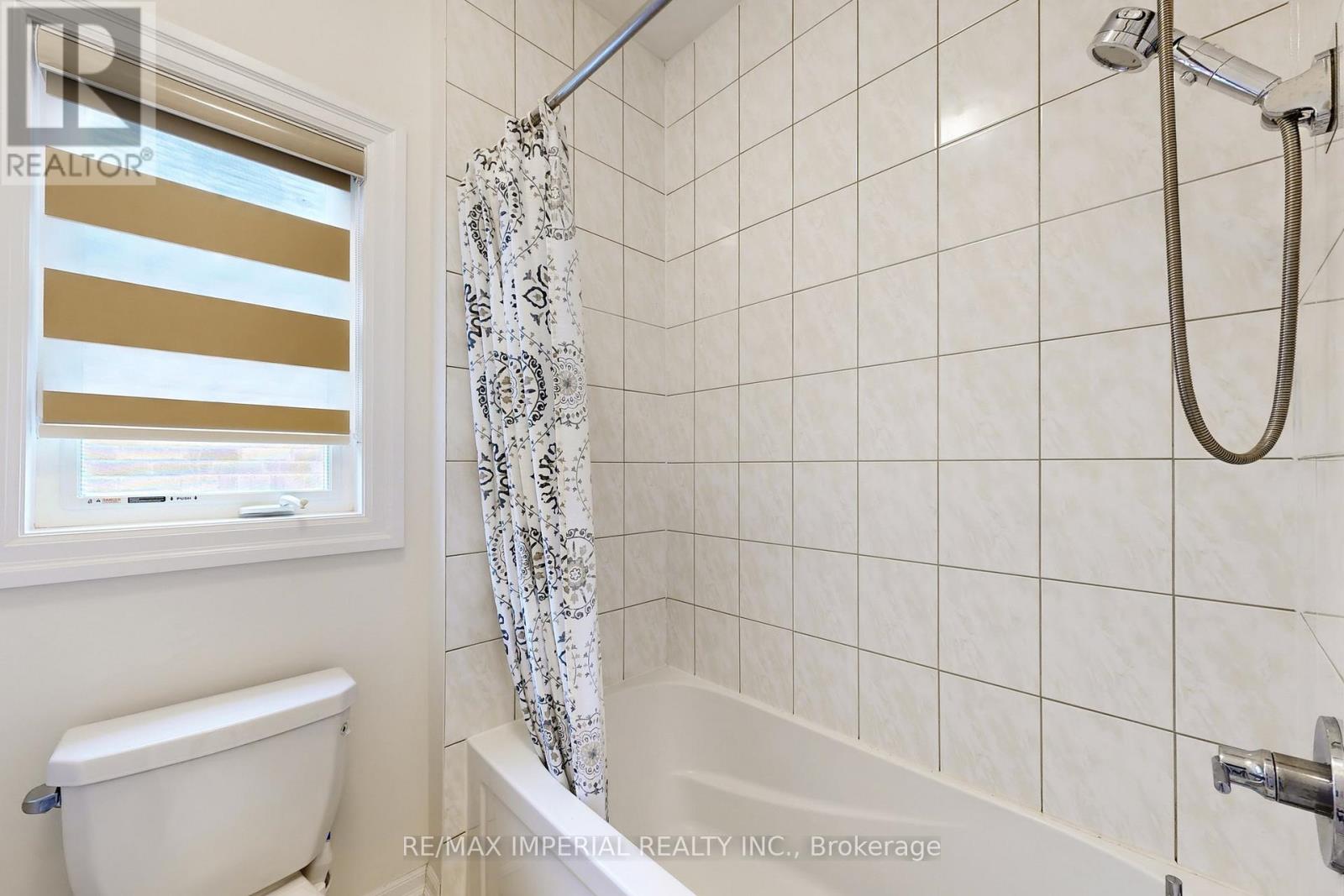 211 Touch Gold Crescent, Aurora, Ontario L4G 3X4 - Photo 33 - N12883012