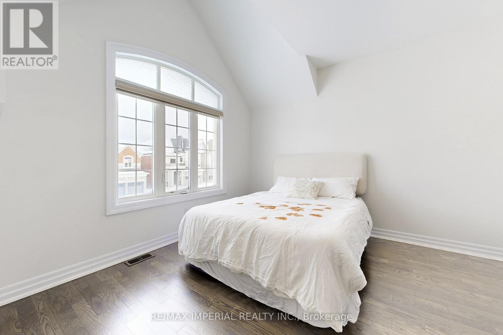 211 Touch Gold Crescent, Aurora, Ontario L4G 3X4 - Photo 41 - N12883012