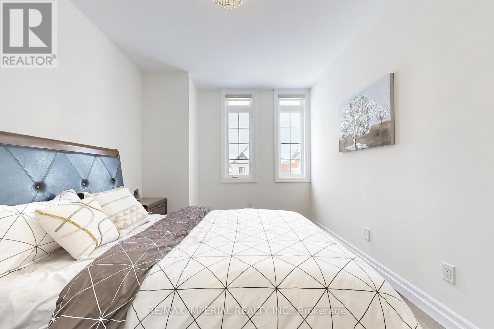 211 Touch Gold Crescent, Aurora, Ontario L4G 3X4 - Photo 35 - N12883012