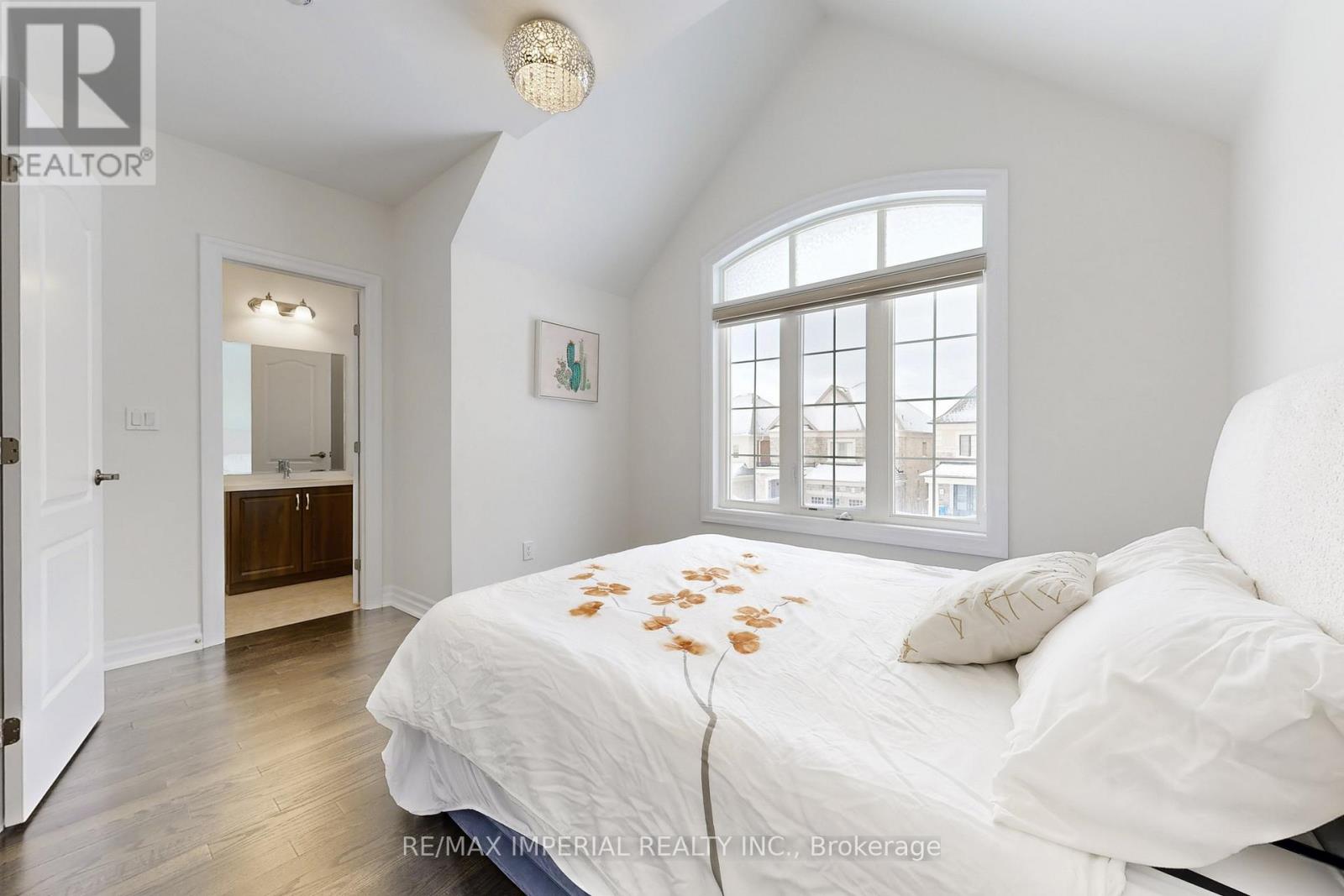 211 Touch Gold Crescent, Aurora, Ontario L4G 3X4 - Photo 38 - N12883012