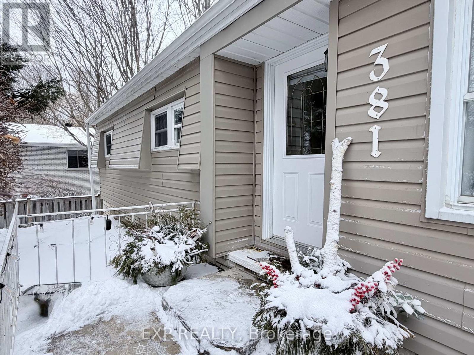 381 Nelson Street, Kincardine, Ontario  N2Z 1X7 - Photo 2 - X12721792